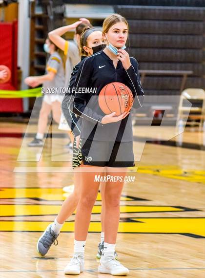 Thumbnail 2 in Blue Valley vs Shawnee Mission West (KSHSAA 6A Sub-State Playoff) photogallery.