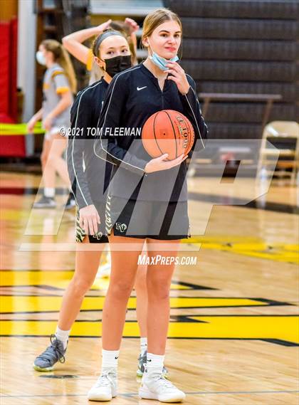 Thumbnail 1 in Blue Valley vs Shawnee Mission West (KSHSAA 6A Sub-State Playoff) photogallery.