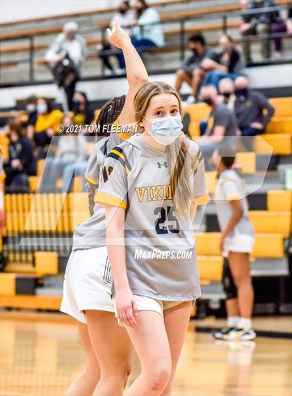 Thumbnail 3 in Blue Valley vs Shawnee Mission West (KSHSAA 6A Sub-State Playoff) photogallery.