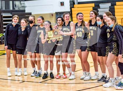Thumbnail 2 in Blue Valley vs Shawnee Mission West (KSHSAA 6A Sub-State Playoff) photogallery.