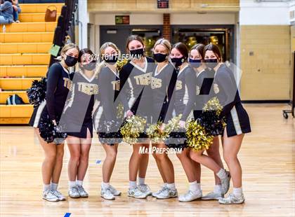 Thumbnail 1 in Blue Valley vs Shawnee Mission West (KSHSAA 6A Sub-State Playoff) photogallery.