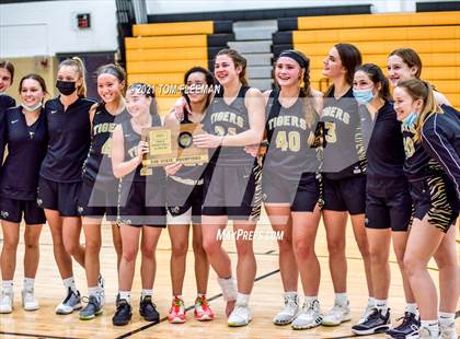 Thumbnail 1 in Blue Valley vs Shawnee Mission West (KSHSAA 6A Sub-State Playoff) photogallery.