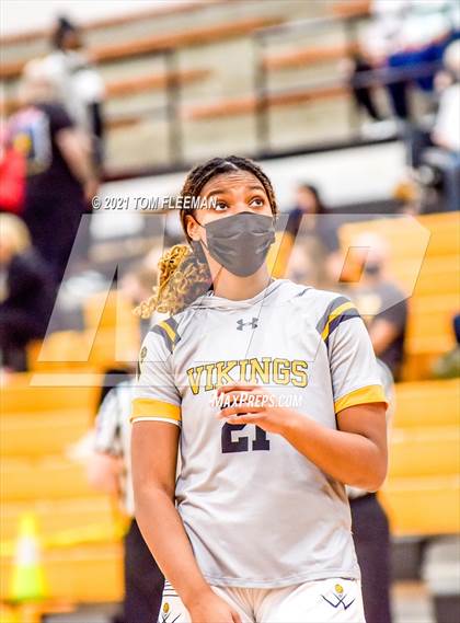 Thumbnail 2 in Blue Valley vs Shawnee Mission West (KSHSAA 6A Sub-State Playoff) photogallery.