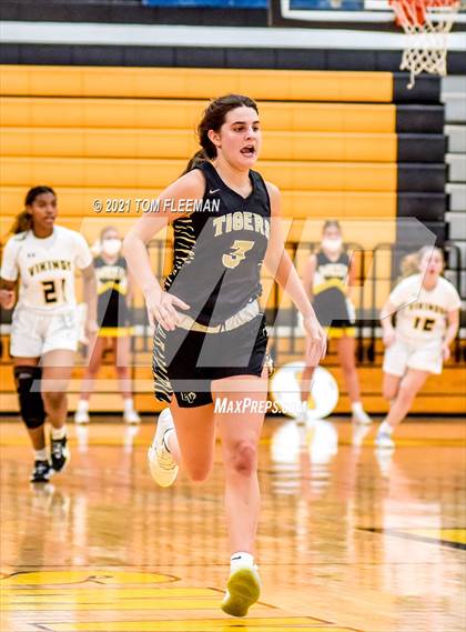 Thumbnail 1 in Blue Valley vs Shawnee Mission West (KSHSAA 6A Sub-State Playoff) photogallery.
