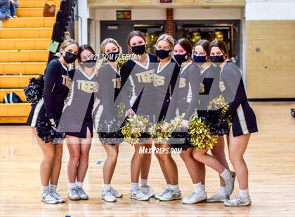 Thumbnail 3 in Blue Valley vs Shawnee Mission West (KSHSAA 6A Sub-State Playoff) photogallery.