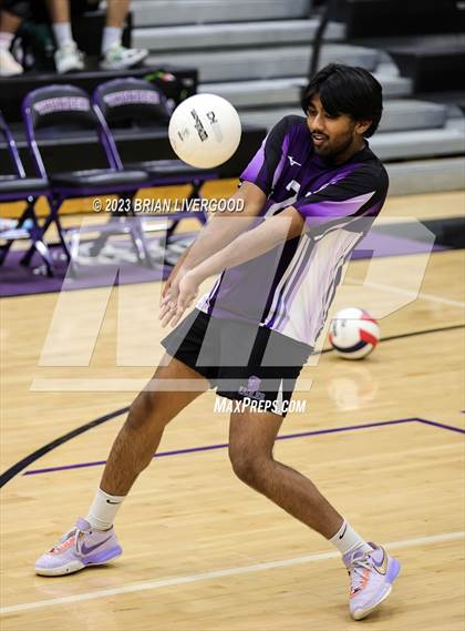 Thumbnail 2 in Stargate School vs. Denver East (CHSAA 5A Region 1) photogallery.