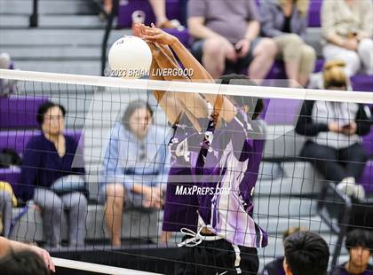 Thumbnail 2 in Stargate School vs. Denver East (CHSAA 5A Region 1) photogallery.