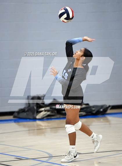 Thumbnail 2 in Keene vs. Crowley (2025 Brock Showcase Varsity Volleyball Tournament) photogallery.