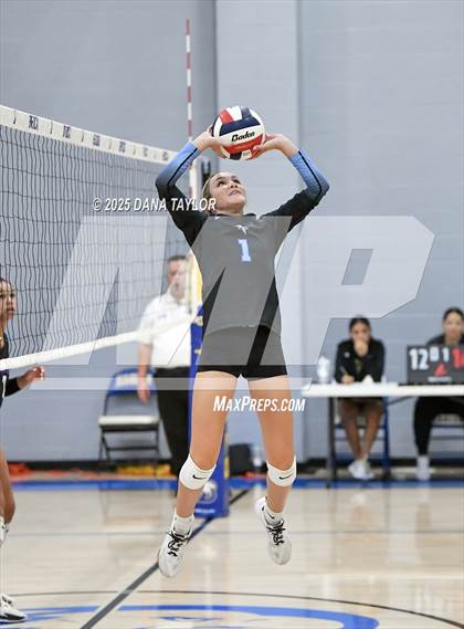 Thumbnail 3 in Keene vs. Crowley (2025 Brock Showcase Varsity Volleyball Tournament) photogallery.