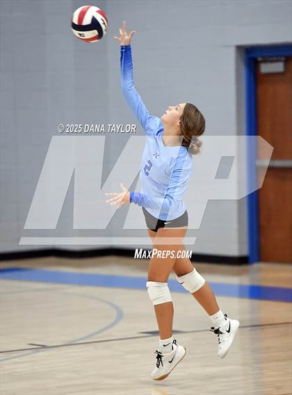 Thumbnail 2 in Keene vs. Crowley (2025 Brock Showcase Varsity Volleyball Tournament) photogallery.
