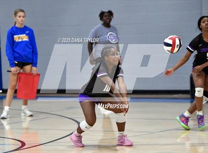 Thumbnail 2 in Keene vs. Crowley (2025 Brock Showcase Varsity Volleyball Tournament) photogallery.