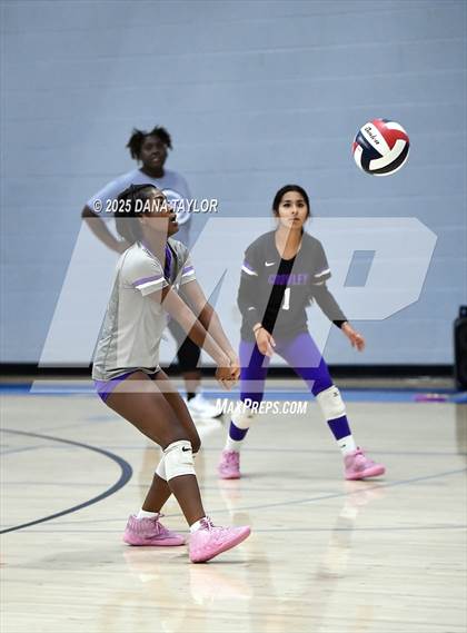 Thumbnail 3 in Keene vs. Crowley (2025 Brock Showcase Varsity Volleyball Tournament) photogallery.