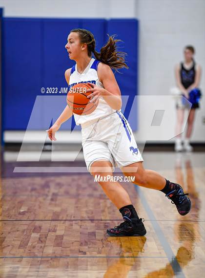 Thumbnail 3 in Mumford vs Little River Academy photogallery.
