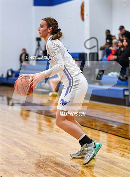 Thumbnail 2 in Mumford vs Little River Academy photogallery.