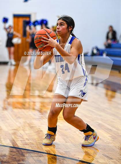 Thumbnail 2 in Mumford vs Little River Academy photogallery.
