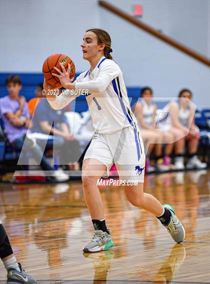 Thumbnail 3 in Mumford vs Little River Academy photogallery.