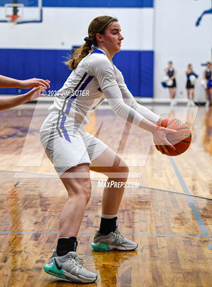 Thumbnail 2 in Mumford vs Little River Academy photogallery.