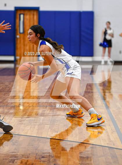 Thumbnail 2 in Mumford vs Little River Academy photogallery.