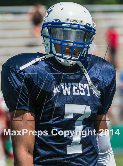 Thumbnail 2 in RIHSFCA 2014 Senior All-Star Classic photogallery.