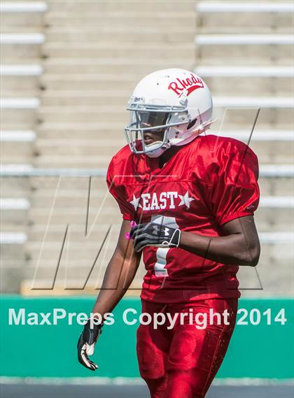 Thumbnail 2 in RIHSFCA 2014 Senior All-Star Classic photogallery.