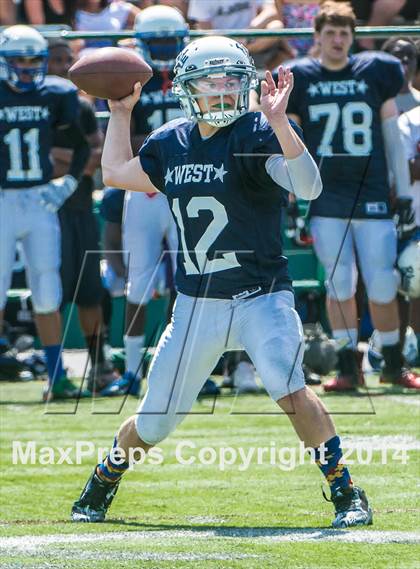 Thumbnail 1 in RIHSFCA 2014 Senior All-Star Classic photogallery.