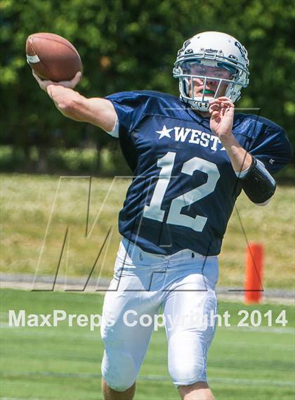 Thumbnail 2 in RIHSFCA 2014 Senior All-Star Classic photogallery.