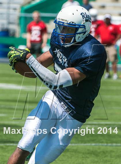 Thumbnail 1 in RIHSFCA 2014 Senior All-Star Classic photogallery.