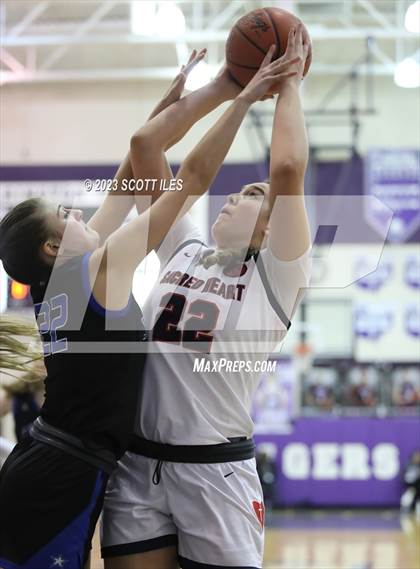 Thumbnail 3 in Sacred Heart vs. Olentangy Liberty (OGBR Classic in the City) photogallery.