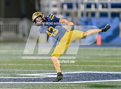 Thumbnail 3 in Lakeland vs St Thomas Aquinas (FHSAA 5A Final) photogallery.