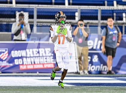 Thumbnail 3 in Lakeland vs St Thomas Aquinas (FHSAA 5A Final) photogallery.