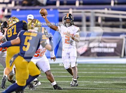 Thumbnail 2 in Lakeland vs St Thomas Aquinas (FHSAA 5A Final) photogallery.