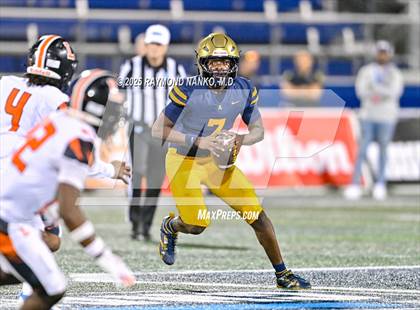 Thumbnail 1 in Lakeland vs St Thomas Aquinas (FHSAA 5A Final) photogallery.