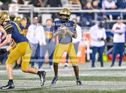 Thumbnail 2 in Lakeland vs St Thomas Aquinas (FHSAA 5A Final) photogallery.