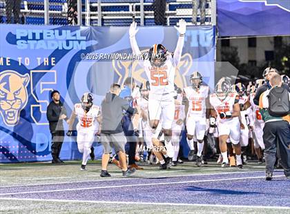 Thumbnail 3 in Lakeland vs St Thomas Aquinas (FHSAA 5A Final) photogallery.