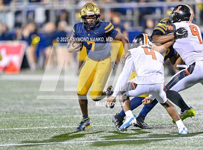 Thumbnail 3 in Lakeland vs St Thomas Aquinas (FHSAA 5A Final) photogallery.