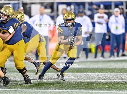 Thumbnail 2 in Lakeland vs St Thomas Aquinas (FHSAA 5A Final) photogallery.