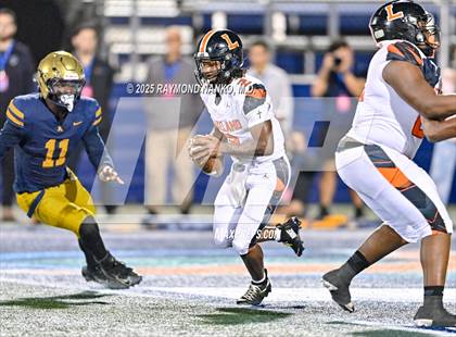 Thumbnail 1 in Lakeland vs St Thomas Aquinas (FHSAA 5A Final) photogallery.