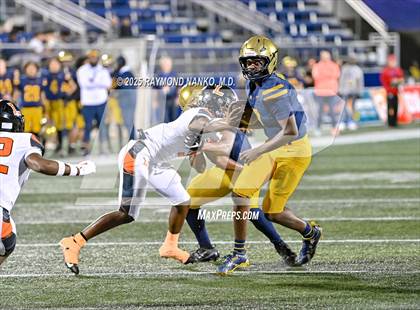 Thumbnail 2 in Lakeland vs St Thomas Aquinas (FHSAA 5A Final) photogallery.