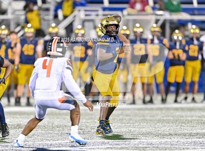 Thumbnail 3 in Lakeland vs St Thomas Aquinas (FHSAA 5A Final) photogallery.