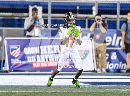 Thumbnail 2 in Lakeland vs St Thomas Aquinas (FHSAA 5A Final) photogallery.