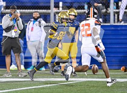 Thumbnail 2 in Lakeland vs St Thomas Aquinas (FHSAA 5A Final) photogallery.