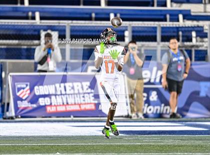 Thumbnail 2 in Lakeland vs St Thomas Aquinas (FHSAA 5A Final) photogallery.