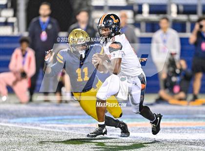 Thumbnail 3 in Lakeland vs St Thomas Aquinas (FHSAA 5A Final) photogallery.