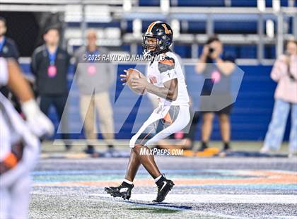 Thumbnail 3 in Lakeland vs St Thomas Aquinas (FHSAA 5A Final) photogallery.