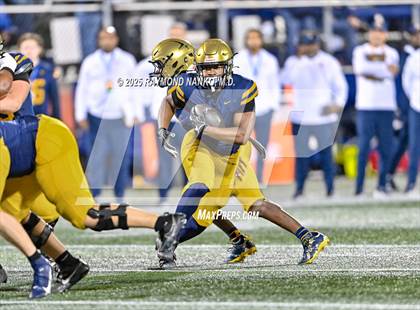 Thumbnail 3 in Lakeland vs St Thomas Aquinas (FHSAA 5A Final) photogallery.