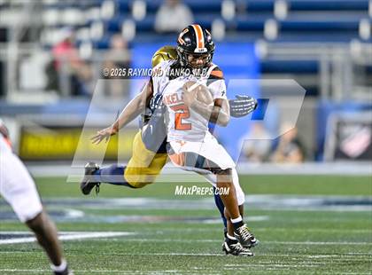 Thumbnail 3 in Lakeland vs St Thomas Aquinas (FHSAA 5A Final) photogallery.