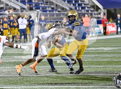 Thumbnail 1 in Lakeland vs St Thomas Aquinas (FHSAA 5A Final) photogallery.