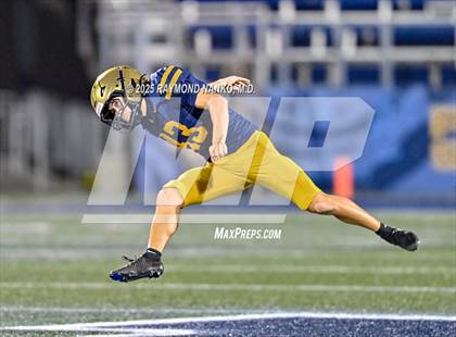 Thumbnail 2 in Lakeland vs St Thomas Aquinas (FHSAA 5A Final) photogallery.