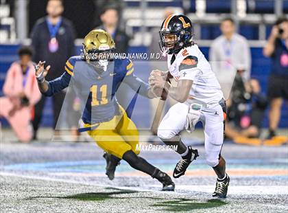 Thumbnail 2 in Lakeland vs St Thomas Aquinas (FHSAA 5A Final) photogallery.