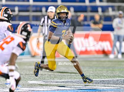 Thumbnail 3 in Lakeland vs St Thomas Aquinas (FHSAA 5A Final) photogallery.